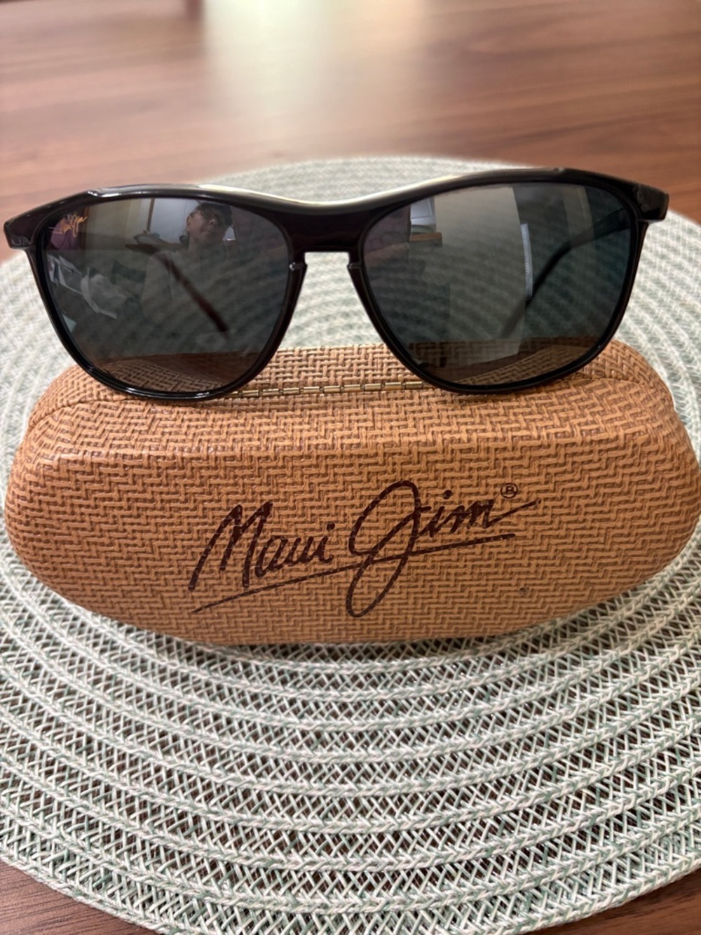 Maui Jim Black Frame Sunglasses with Dark Polarized Lenses!